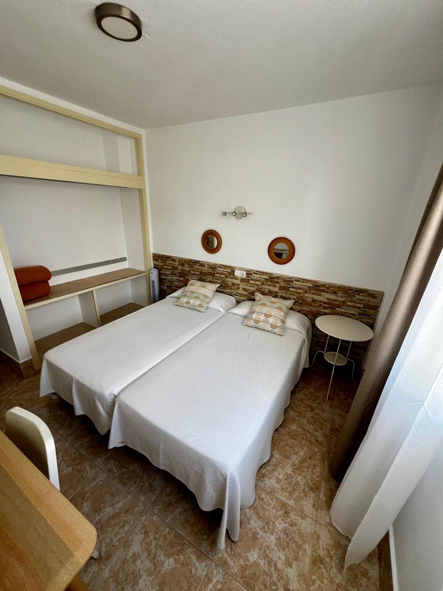 Hostal Residencia Cardona Arrecife  Exterior foto